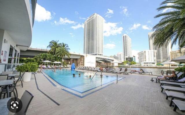 Luxury 3Bd Apartment Beachwalk
