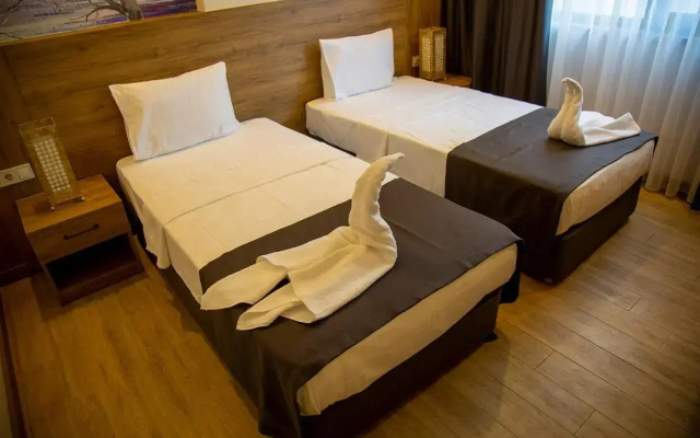 Golden World Suite Hotel