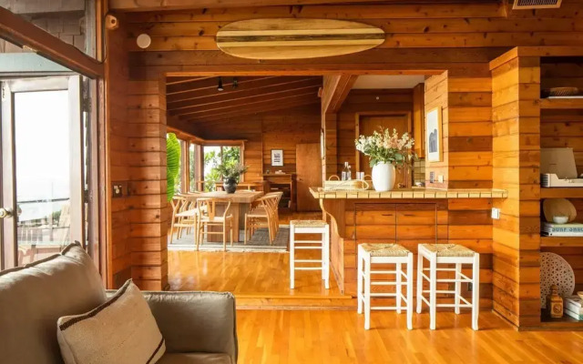 Fleetwood - Retro Modern Oceanfront Home w Two Expansive Patios