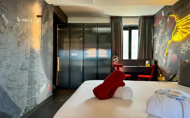 So City Hotel