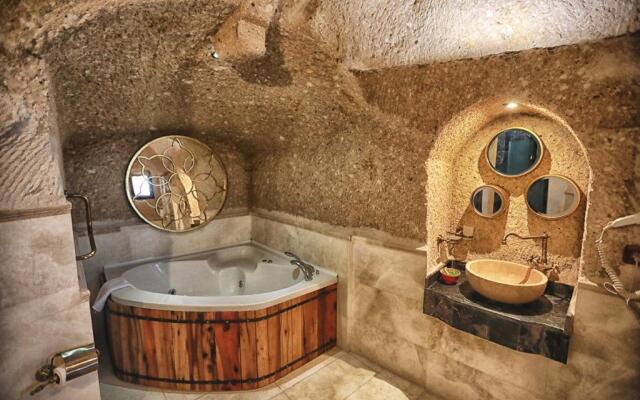 Traveller's Cave Hotel
