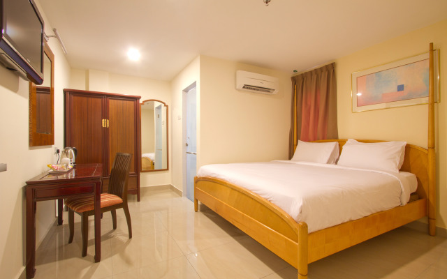 Lotus Hotel Masjid India