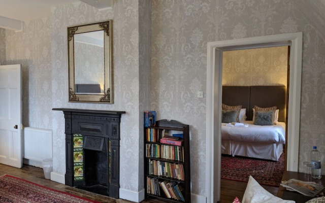 Huntsham Court