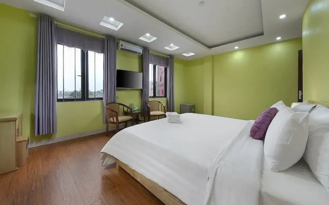 Golden Lotus Airport Hotel