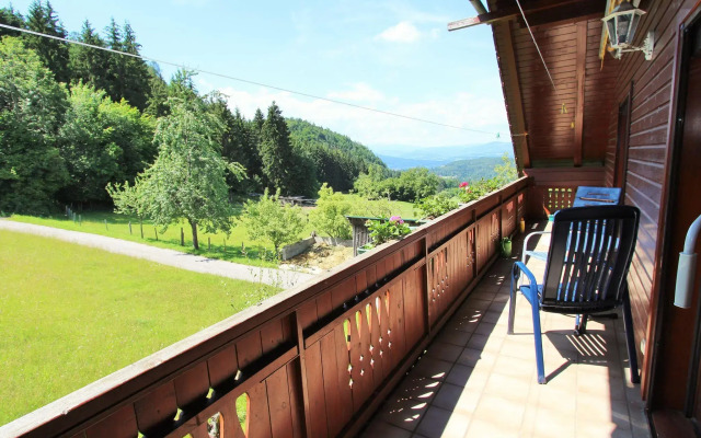 Cozy Apartment in Köttmannsdorf near Lake