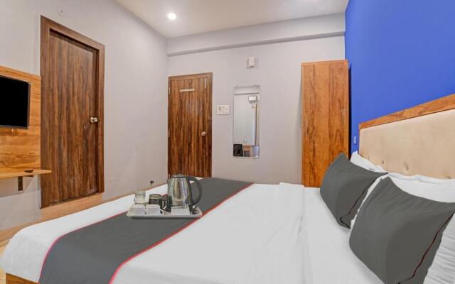 Super Oyo Collection O Hotel Aura Inn