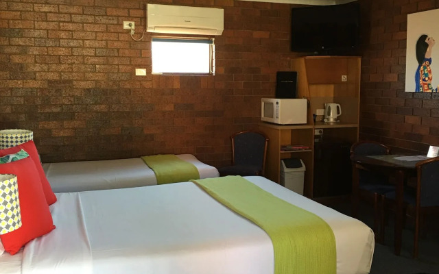 Country Pathfinder Motor Inn