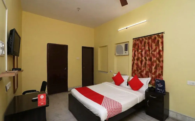 OYO 16356 Studio Lake View