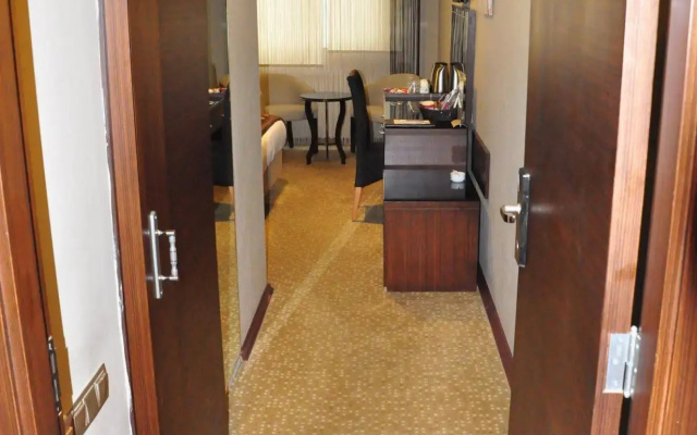 Marlight Boutique  - Boutique Class