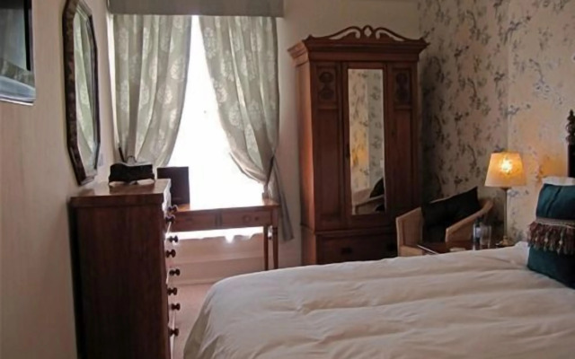 The Shirley - Guest house