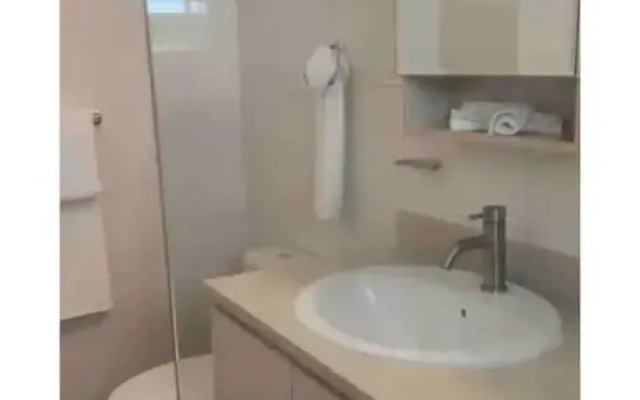 Remarkable 2-bed House in Discovery Bay