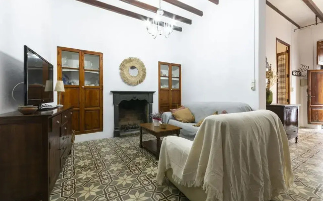 Casc Antic in Javea With 2 Bedrooms and 1 Bathrooms