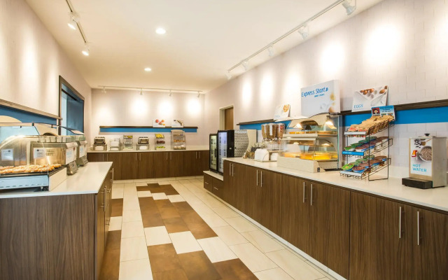 Holiday Inn Express & Suites Cedar City by IHG