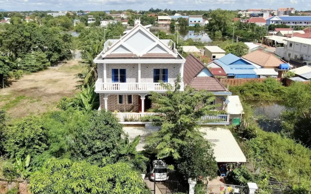 Realkhom Villa