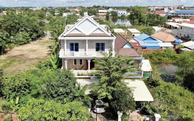 Realkhom Villa