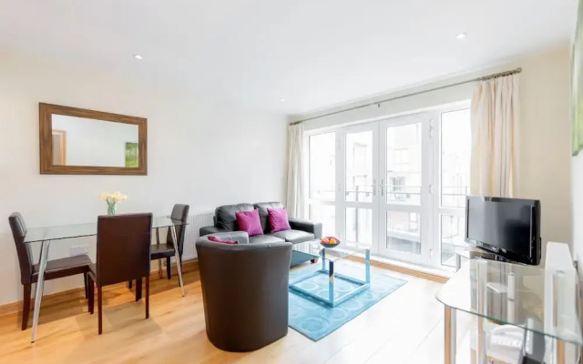 Roomspace Apartments -Westnye House
