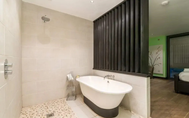 Beautiful 3BR Mews Home, 5min From Paddington