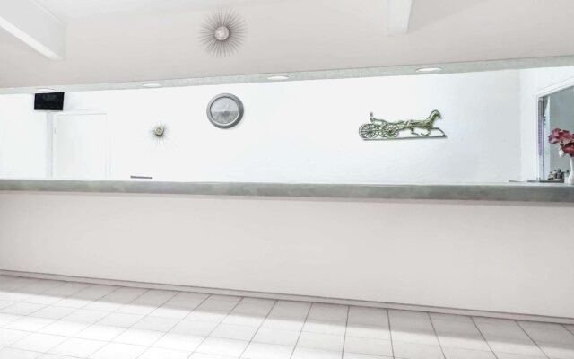 Days Inn by Wyndham San Antonio Lytle