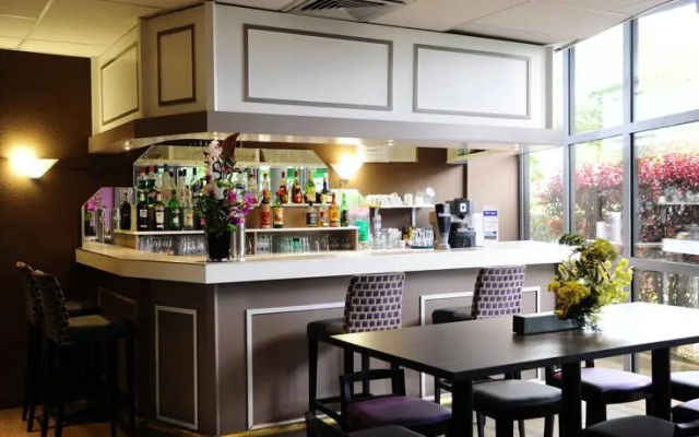 Kyriad Lyon Aéroport Saint Exupéry