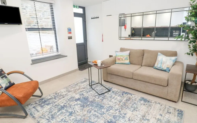 2A Salubrious Terrace