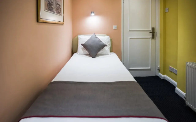 OYO Grantly Hotel