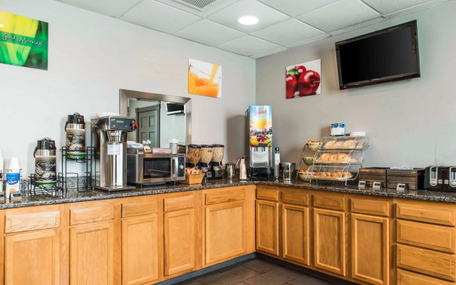 Quality Inn Austintown - Youngstown West
