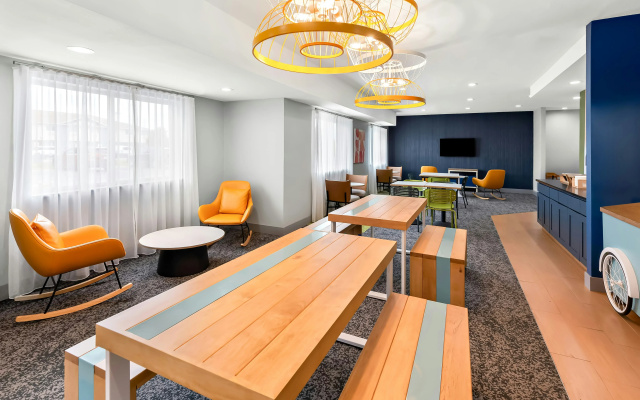 Spark by Hilton Springfield Southwest