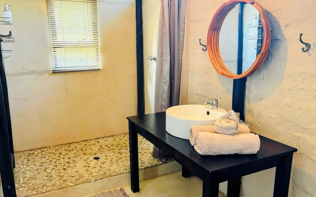 Leadwood Tree Safari Lodge