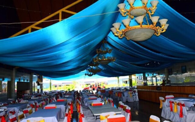 Fun World Plaza Hotel