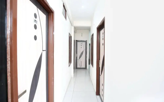 OYO 15620 Hotel Dynasty