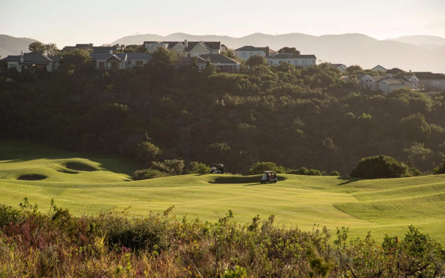 Pezula Magic Retreat - 4 Bedroom Lagoon View Home