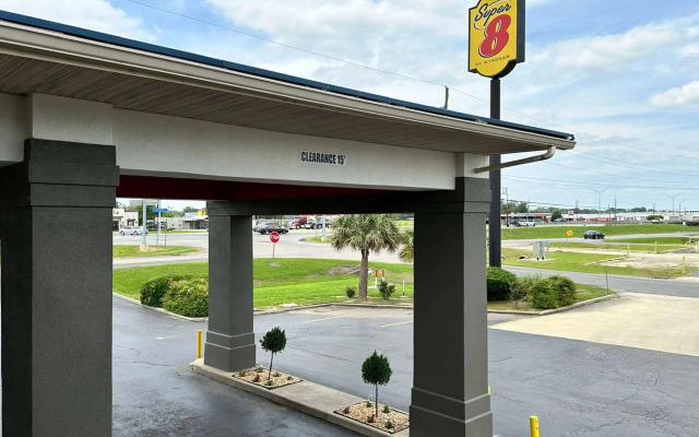 Super 8 by Wyndham Monroe