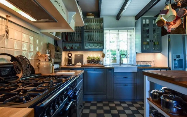 Renovated house with private swimming pool, close to Villefranche-du-Périgord.