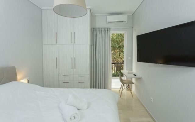 Stylish And Modern Apartment In The Heart Of Athens