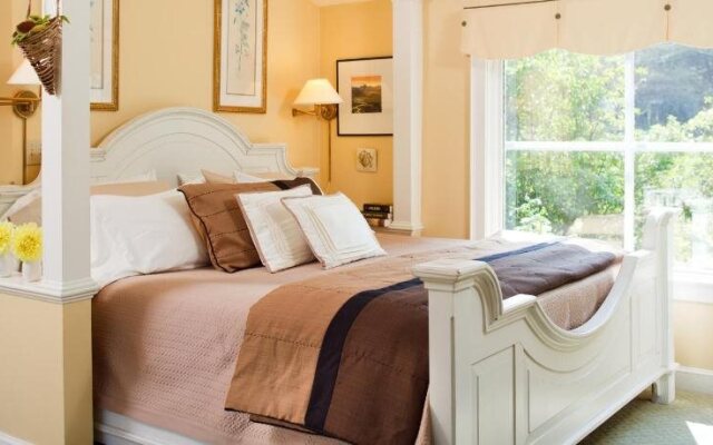Bufflehead Cove Bed & Breakfast