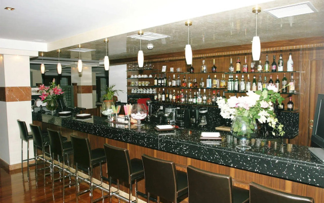 Crithoni's Paradise Hotel