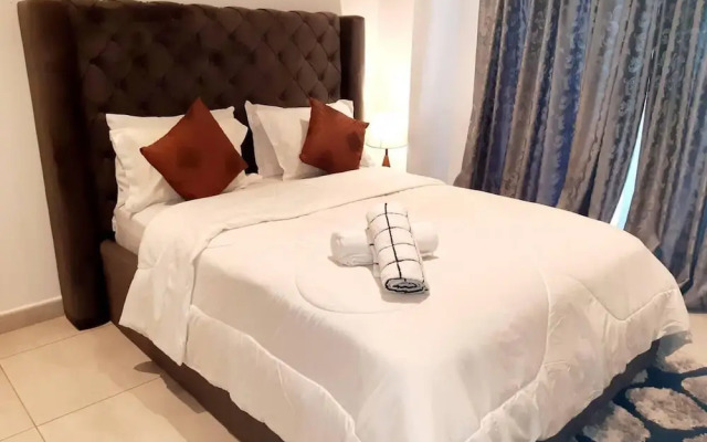 Immaculate Beauty Gem-5 Star Location- Pools - Gym