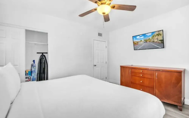 Beach Escape Corner Apartment
