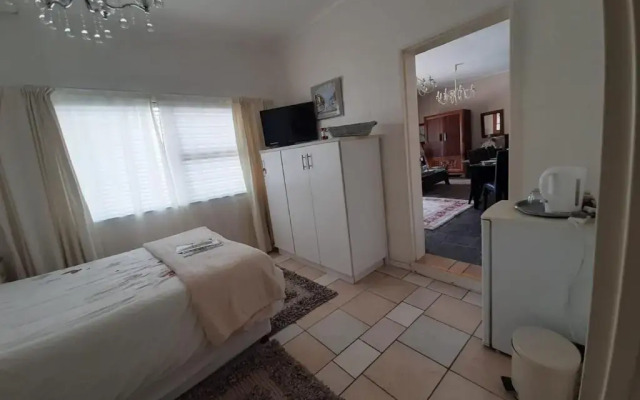 Au Plais De Langebaan at Palm Tree Villa