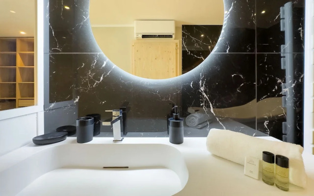 Le First in Cannes With 2 Bedrooms and 2 Bathrooms