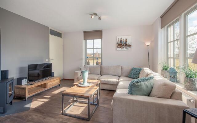 Stately, luxury villa with two bathrooms, 2km from Appelscha