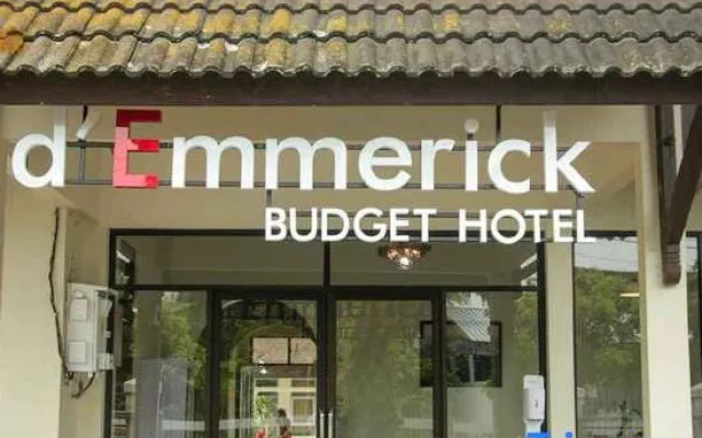 D'Emmerick Budget Hotel – Exterior – Salatiga