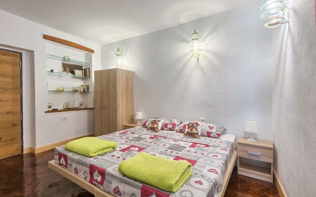 Apartment Old City 2