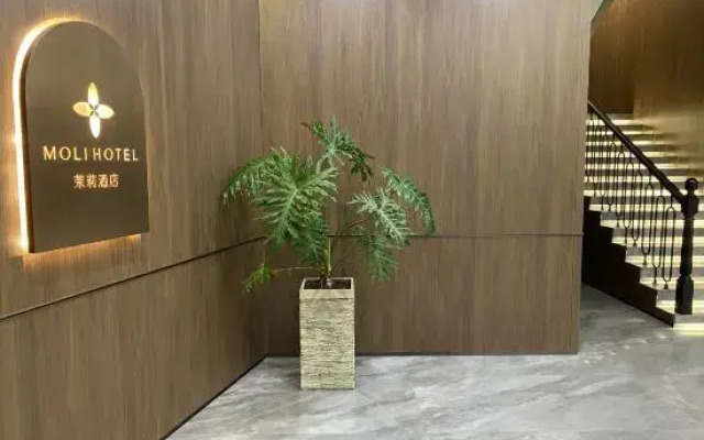COMFORT  FREE  Hotel (Linyi Qiyang International Airport Branch)