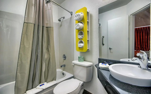 Motel 6 Columbus, OH - West