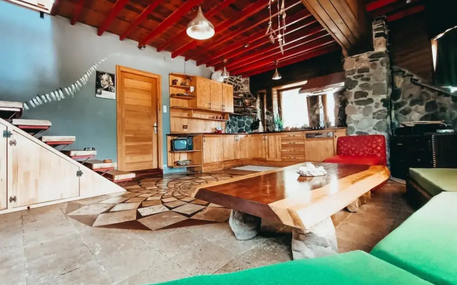 Enchanting Unique House With Backyard in Izmir