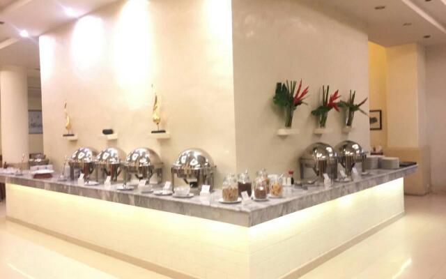 Ploy Palace Hotel