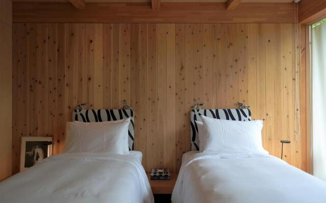 Shishi Iwa House