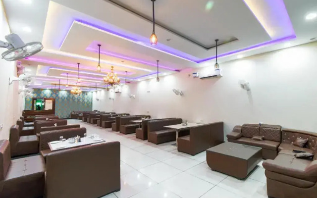 Hotel Amigo by OYO Rooms