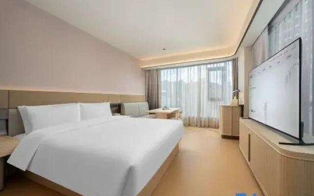 JI Hotel (Fenghuang Ancient Town Tourist Center)